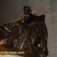 La estatua de John Harvard, primer benefactor de la universidad que lleva su apellido, es la tercera más fotografiada de Estados Unidos, superada por la...