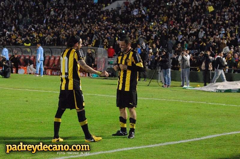 Peñarol campeón uruguayo 2013 - Goles - Portadas - Fotos Peñarol campeón uruguayo 2013 - Goles - Portadas - Fotos