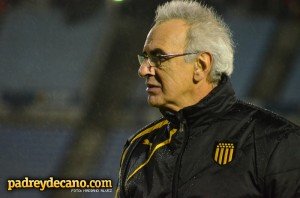 jorge-fossati-penarol-sudamerica-clausura-2014-mariano-alvez-1