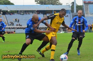 penarol-liverpool-clausura-2014-foto-mariano-alvez5