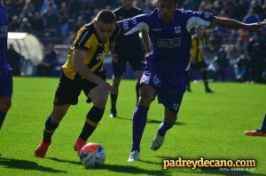 penarol-defensor-apertura-2014-04-mariano-alvez