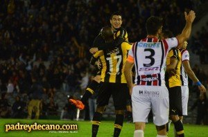 penarol-sudamerica-apertura-2014-04-mariano-alvez