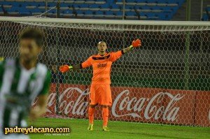 guruceaga-peñarol-racing-clausura-2016-mariano-alvez-06