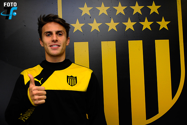 Zagueiro Bressan em seus primeiros dias no Peñarol