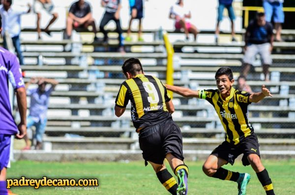 christian_adinolfi_penarol_defensor_formativas_1