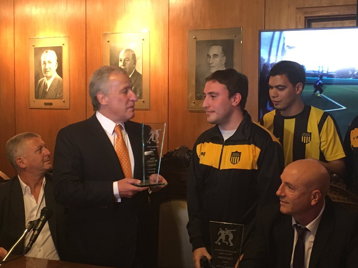 Los jugadores no videntes recibieron premios en el Palacio