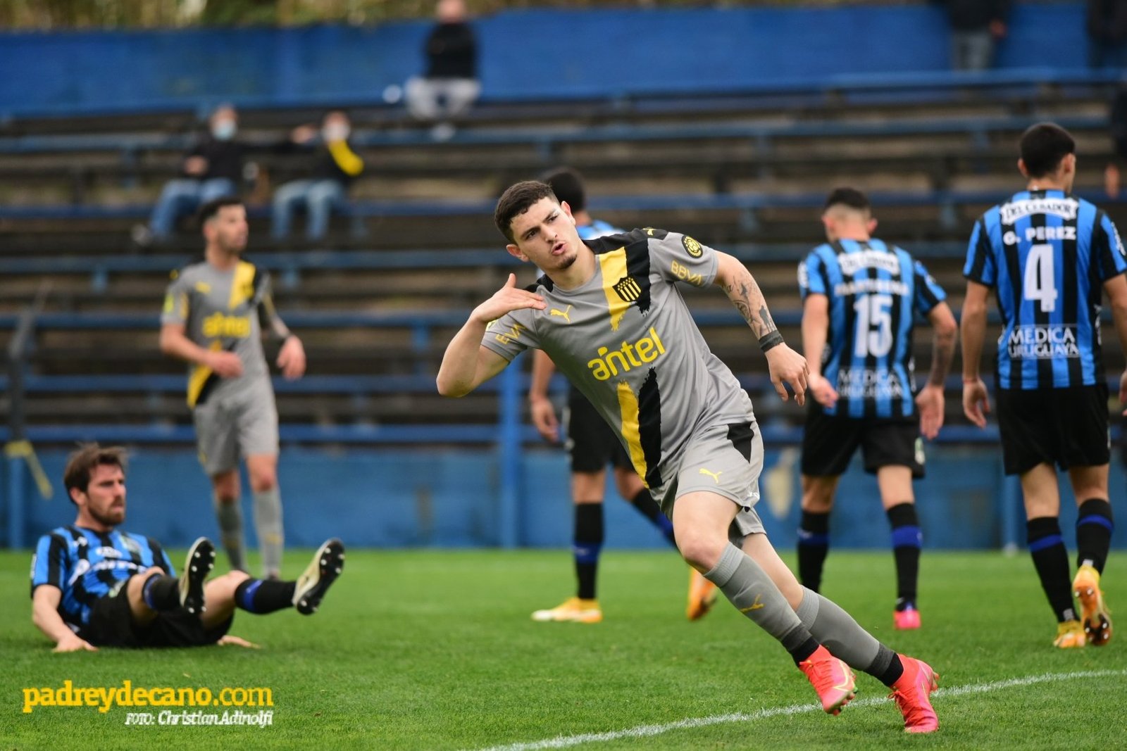 Golazo de taco del 'Niño' Torres, el jugador que dejó con ganas a